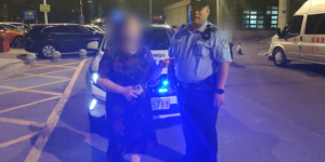 南岗分局派出所民警巡逻中接连帮助群众找回失物 暖心服务彰显警民情深