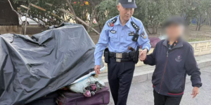 燎原派出所民警巡逻中连助迷途老人归家 警民情深获赞誉