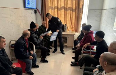 暖心走进老年公寓 反诈守护夕阳平安